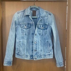 GAP Women's Light Blue Denim Jacket